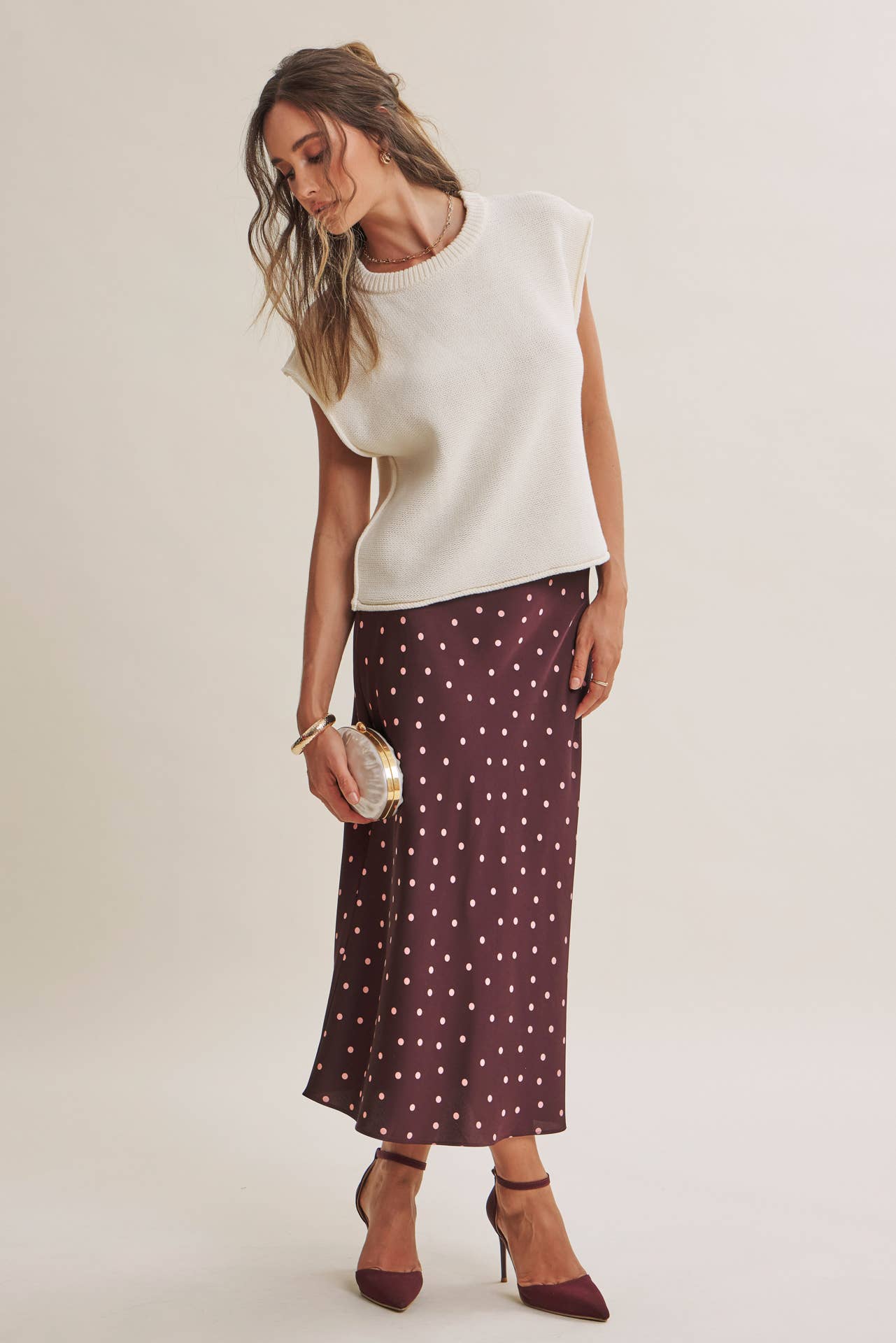 NOSTALGIC AND MODERN SATIN POLKA DOT BIAS MIDI SKIRT: CAMEL/BEIGE / M