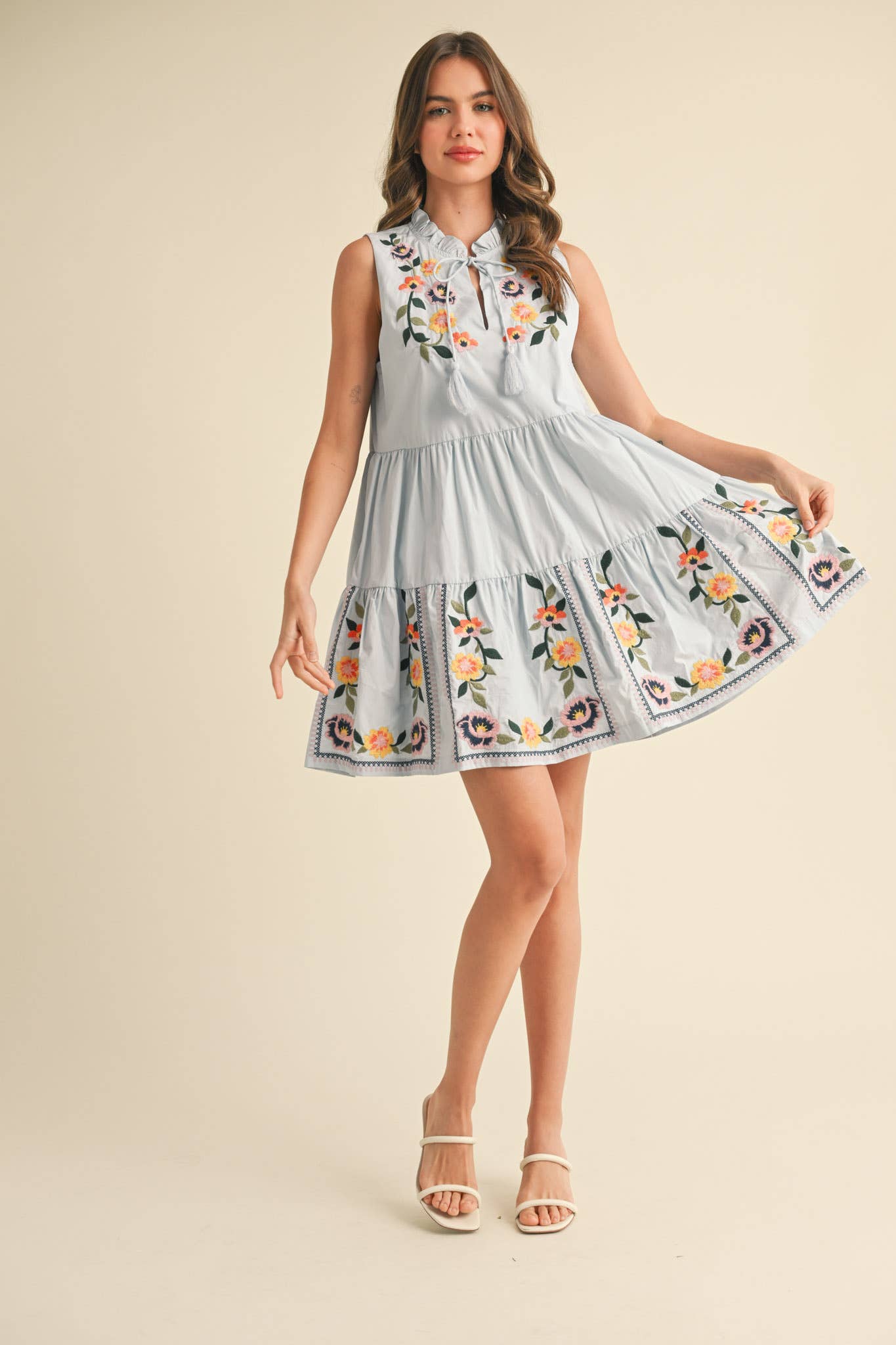 FLORAL EMBROIDERY TIERED MINI DRESS MDR3841: Off White