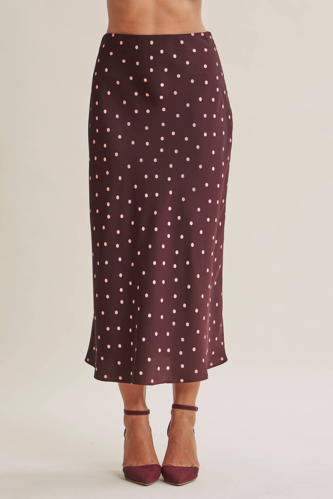 NOSTALGIC AND MODERN SATIN POLKA DOT BIAS MIDI SKIRT: CAMEL/BEIGE / L