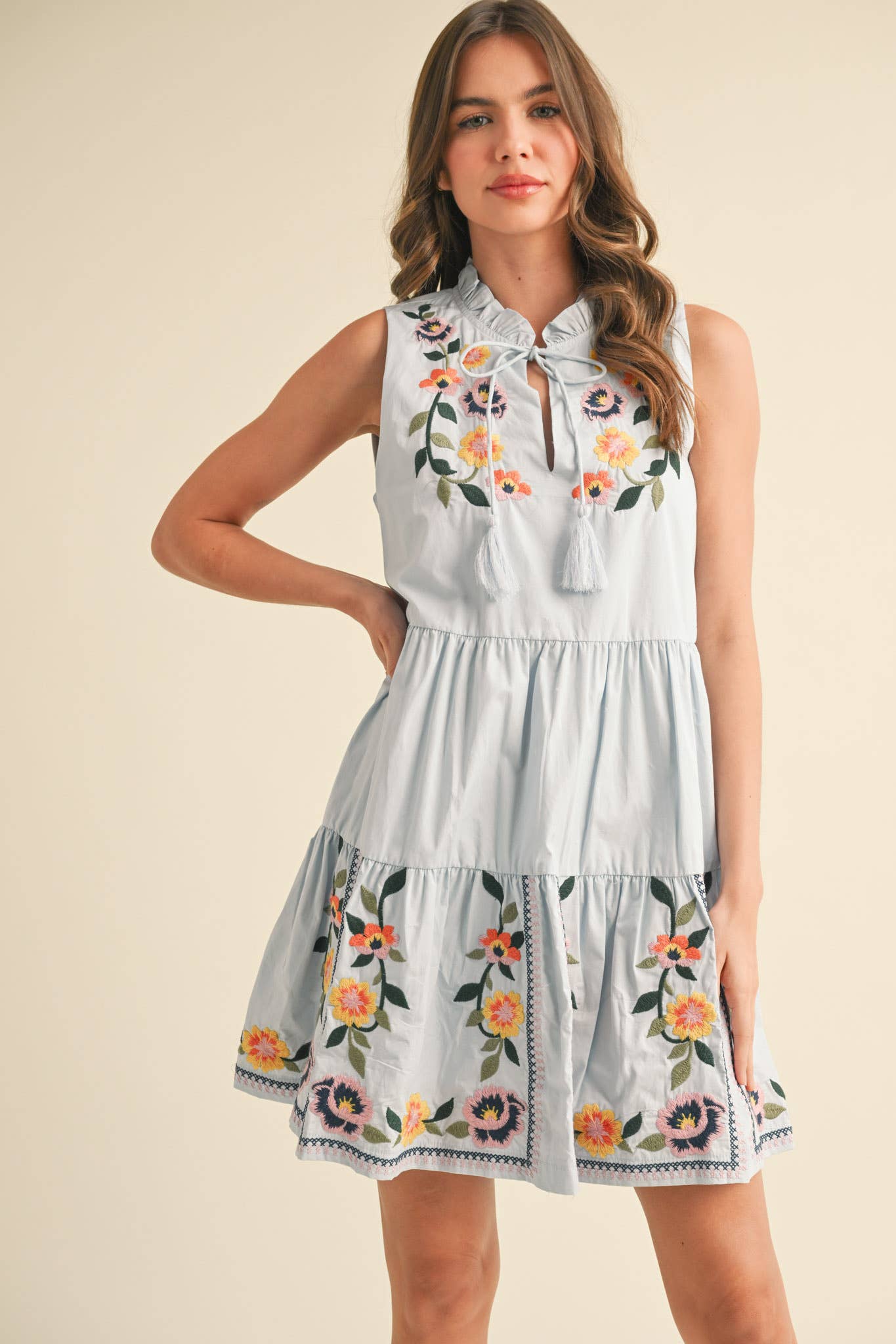 FLORAL EMBROIDERY TIERED MINI DRESS MDR3841: Off White