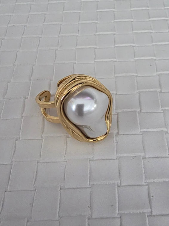 Chunky Pearl Ring