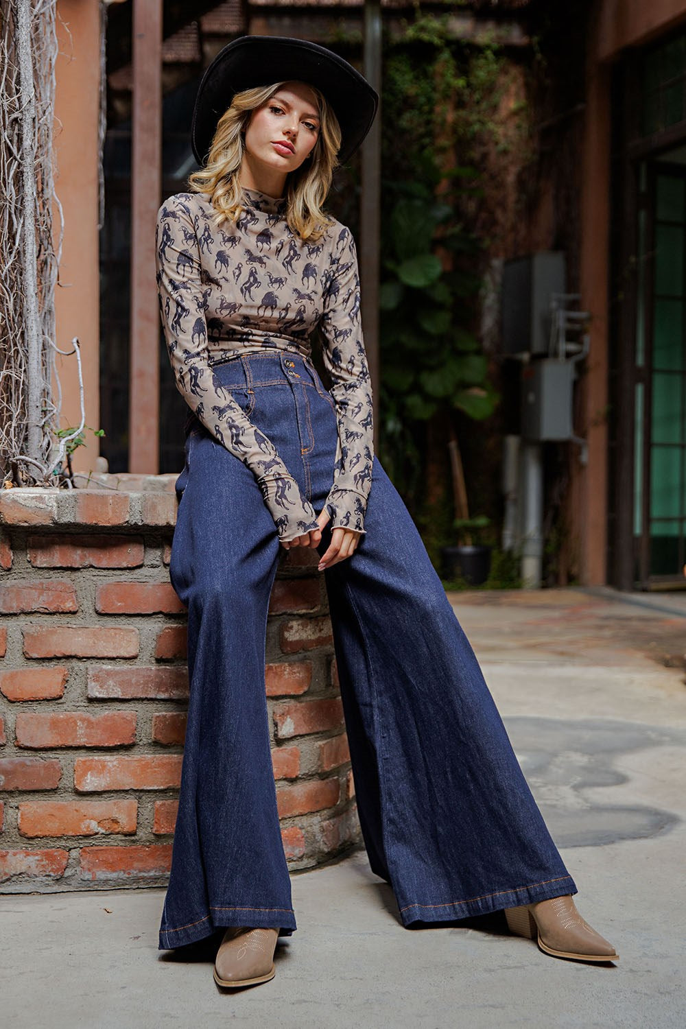 Mesh Horse Graphic Mock Neck Top