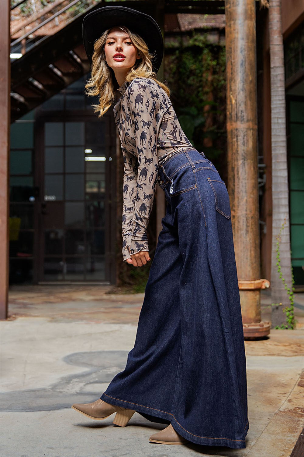 Mesh Horse Graphic Mock Neck Top