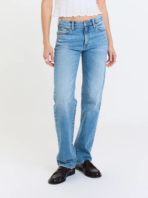 Rebel Mid Rise Slim Straight in On Repeat