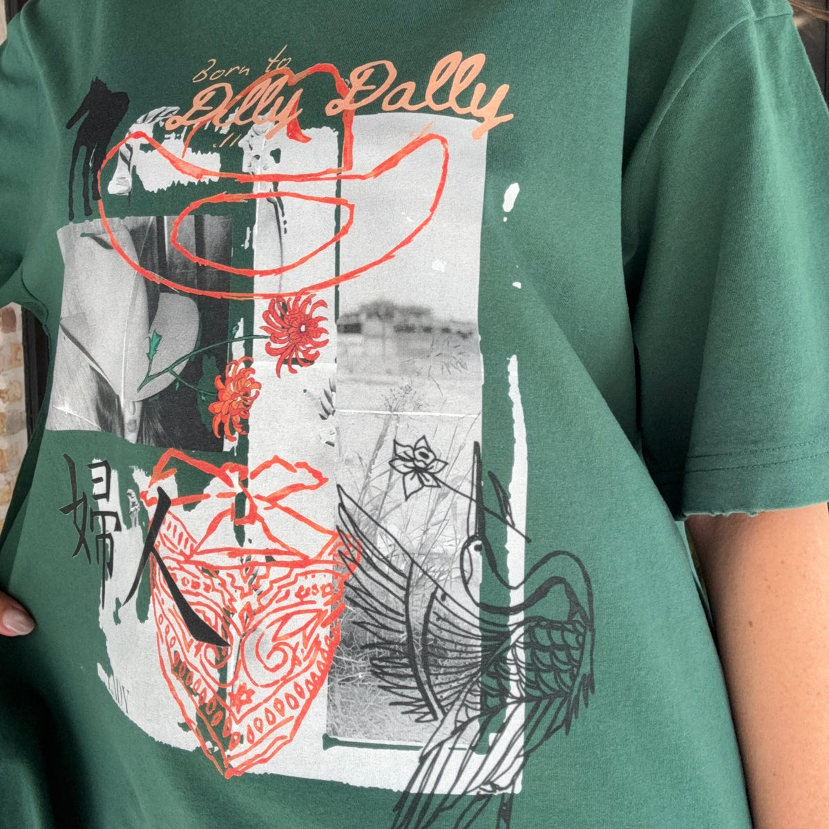 Dilly Dally Tee