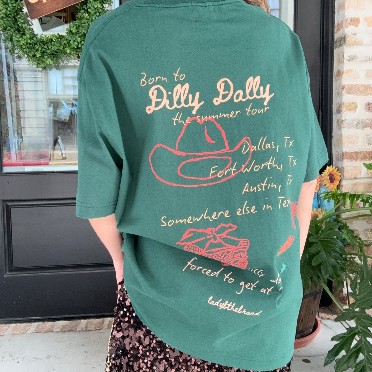 Dilly Dally Tee