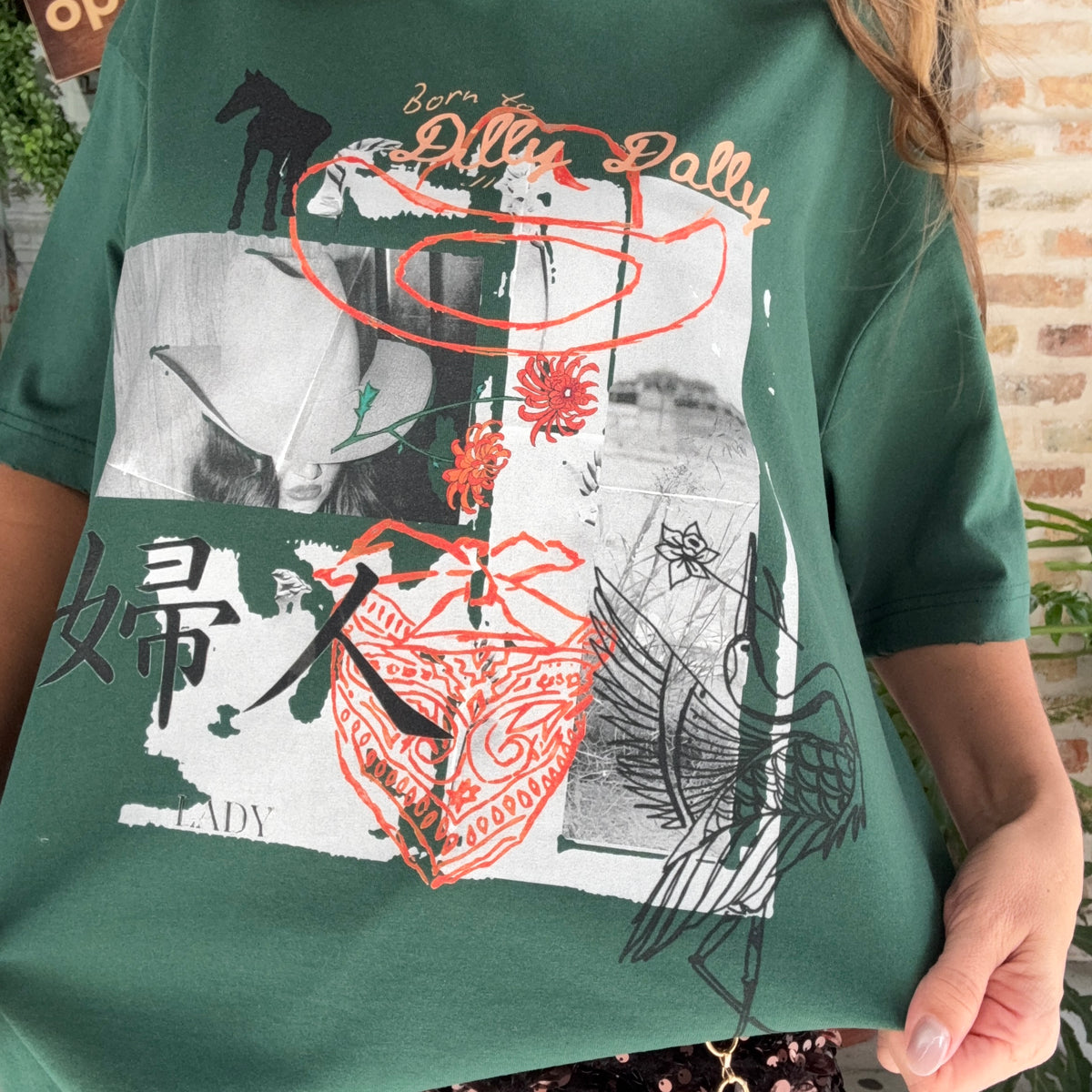 Dilly Dally Tee