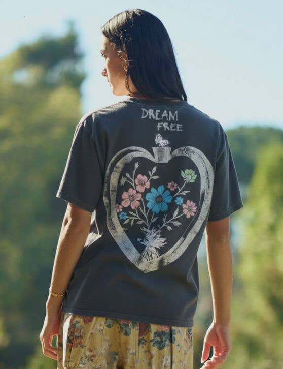 DREAM FREE FLORAL GRAPHIC MINERAL WASH TOP: Charcoal - L