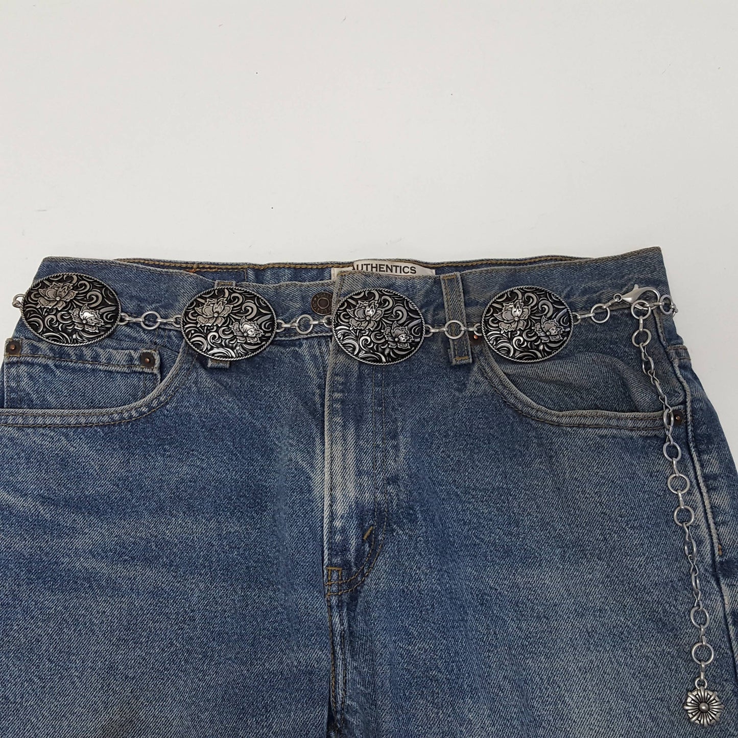 Silver Western-Inspired Oval Concho Chain Belt