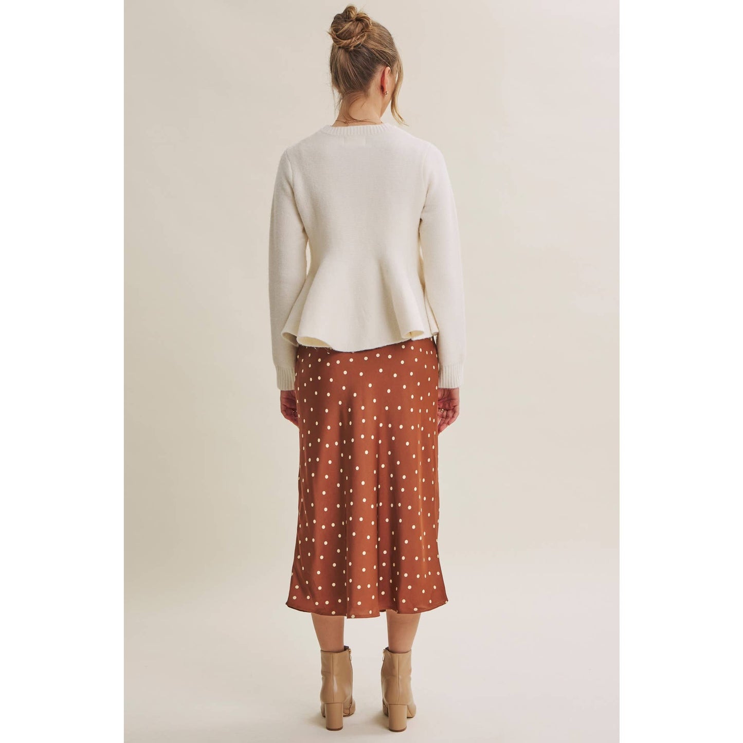 NOSTALGIC AND MODERN SATIN POLKA DOT BIAS MIDI SKIRT: CAMEL/BEIGE / M