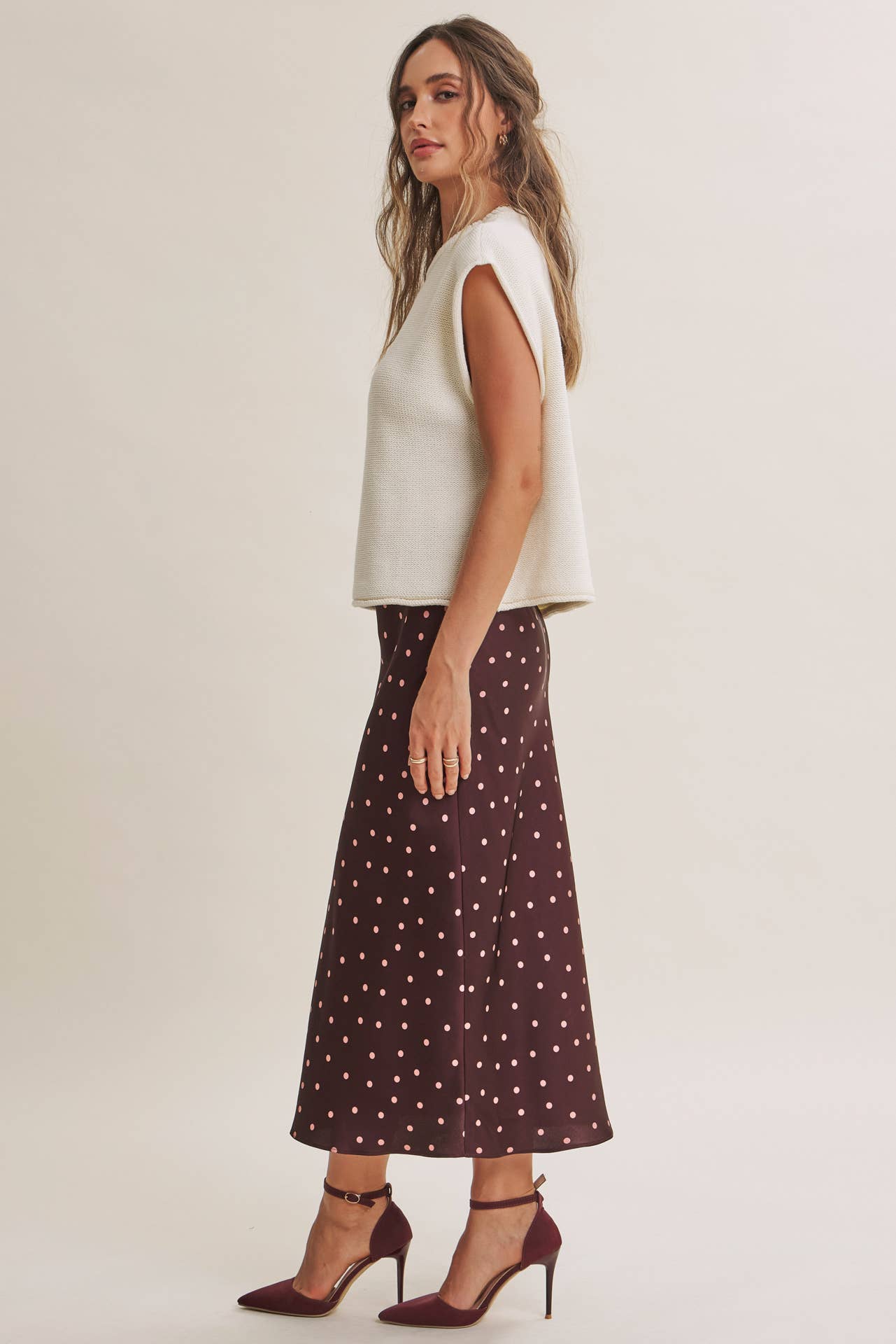 NOSTALGIC AND MODERN SATIN POLKA DOT BIAS MIDI SKIRT: CAMEL/BEIGE / L