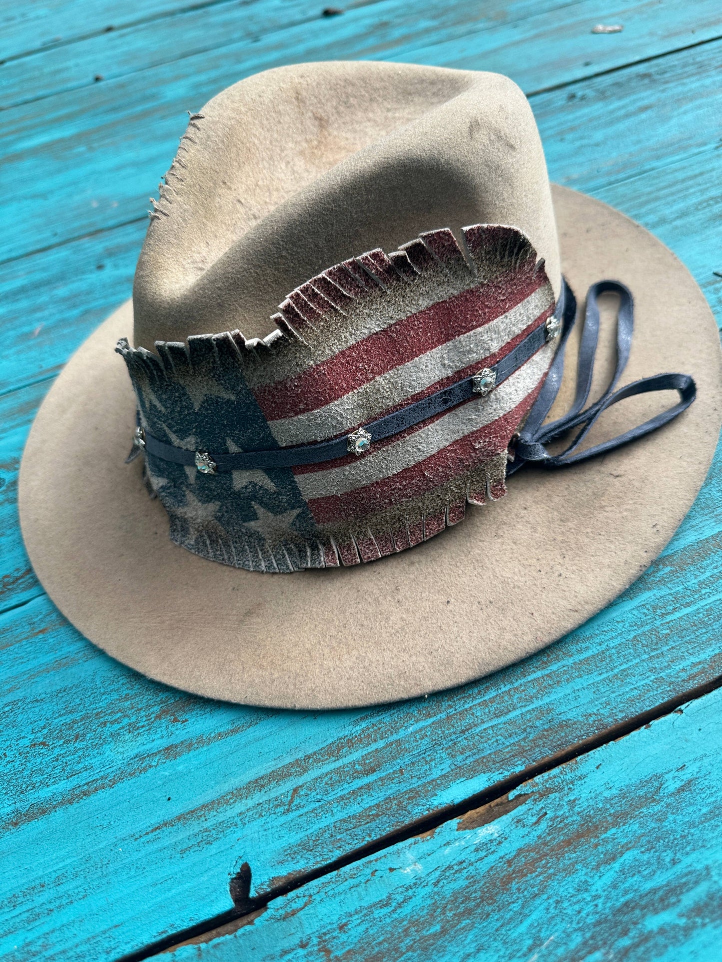 Large Feather Flag Hatband: Stripes