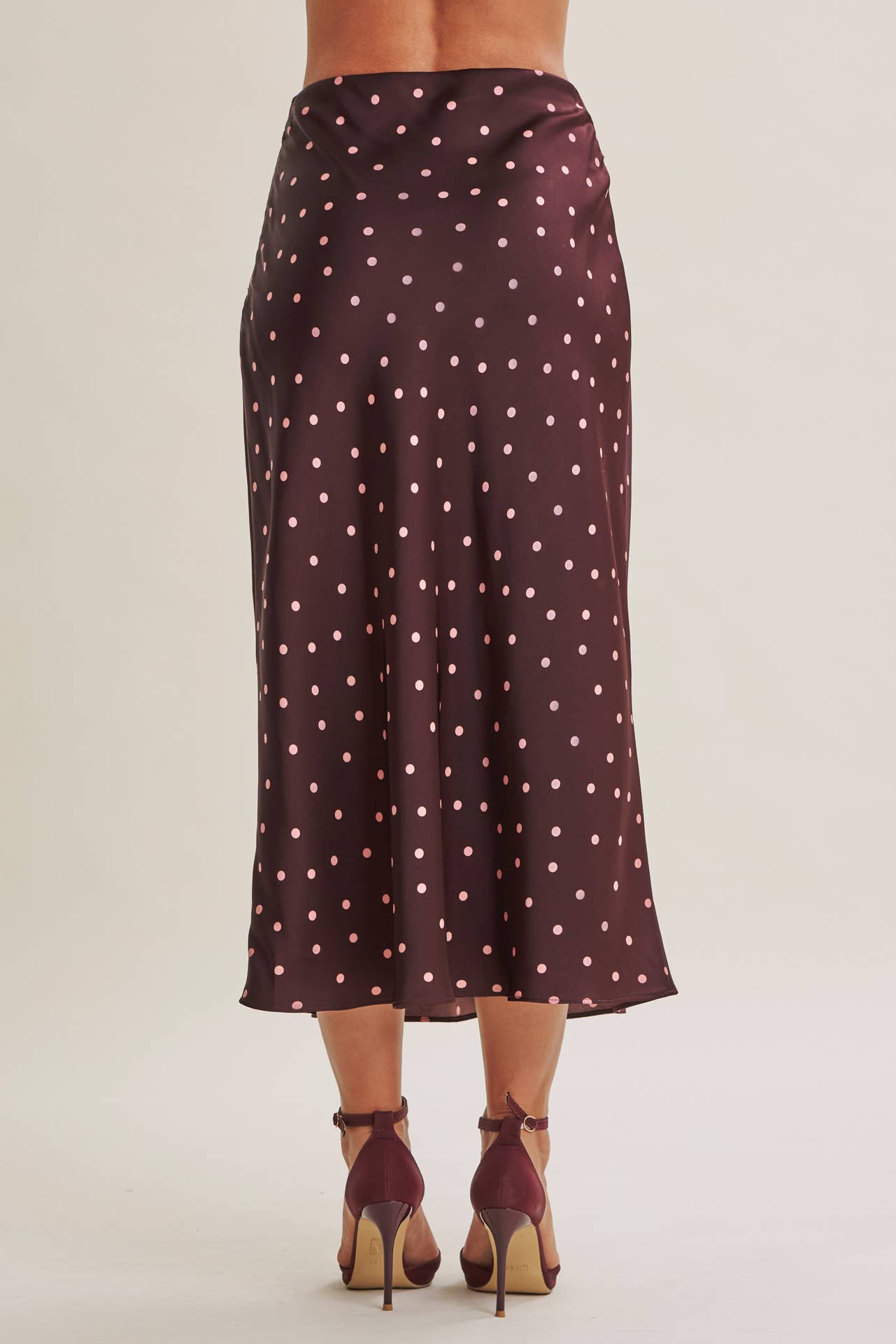 NOSTALGIC AND MODERN SATIN POLKA DOT BIAS MIDI SKIRT: CAMEL/BEIGE / L
