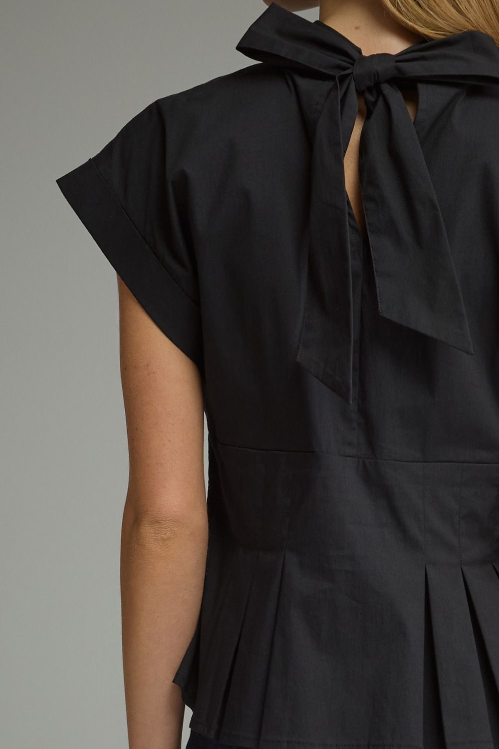 Black Keyhole Cap Sleeve Button Up Short Sleeve Top