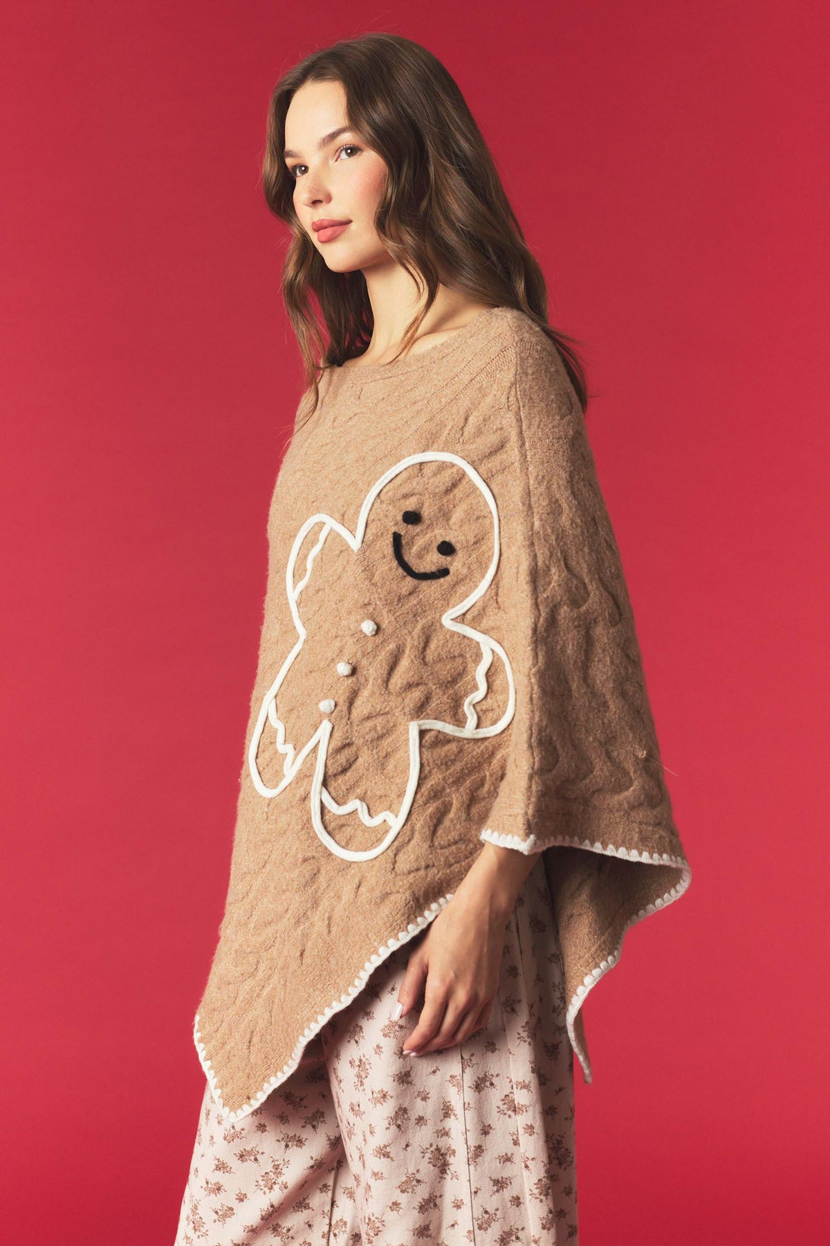Gingerbread Wishes Cable Knit Cape – Light Taupe
