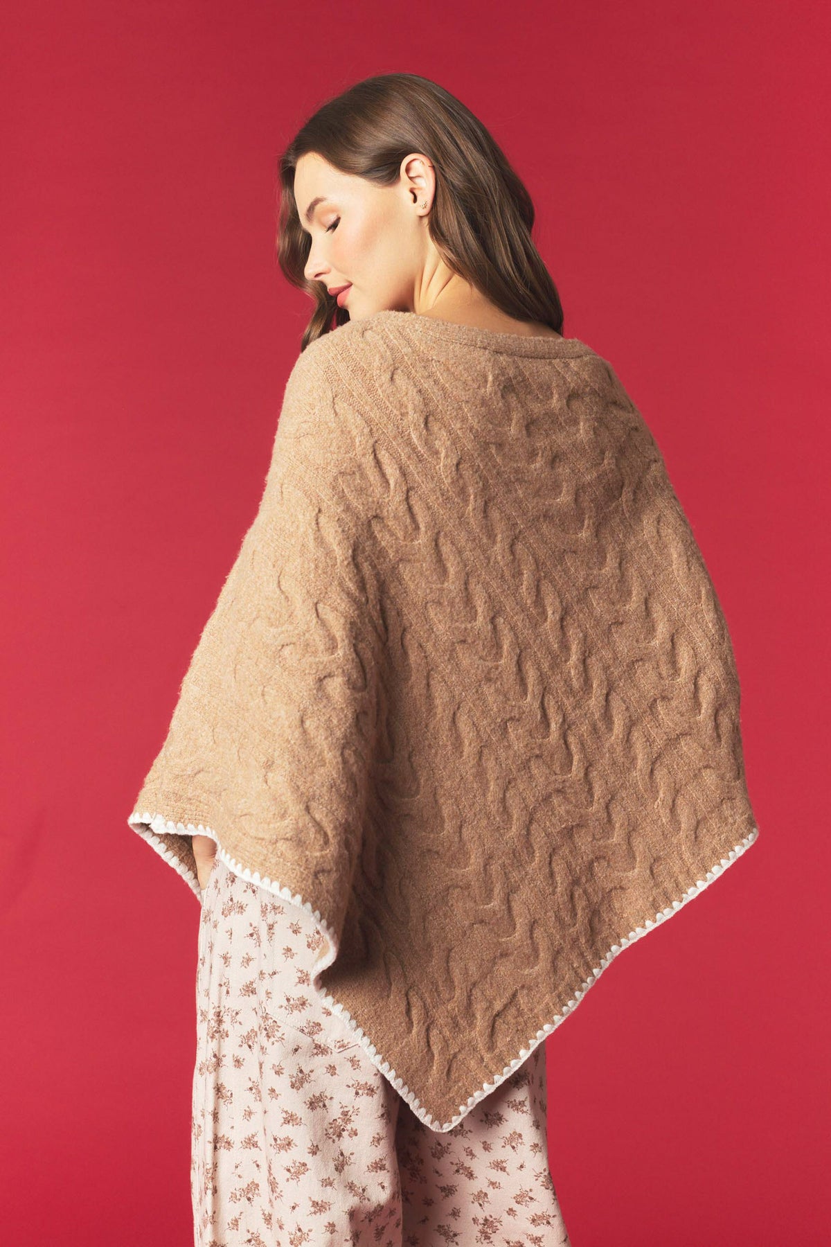 Gingerbread Wishes Cable Knit Cape – Light Taupe